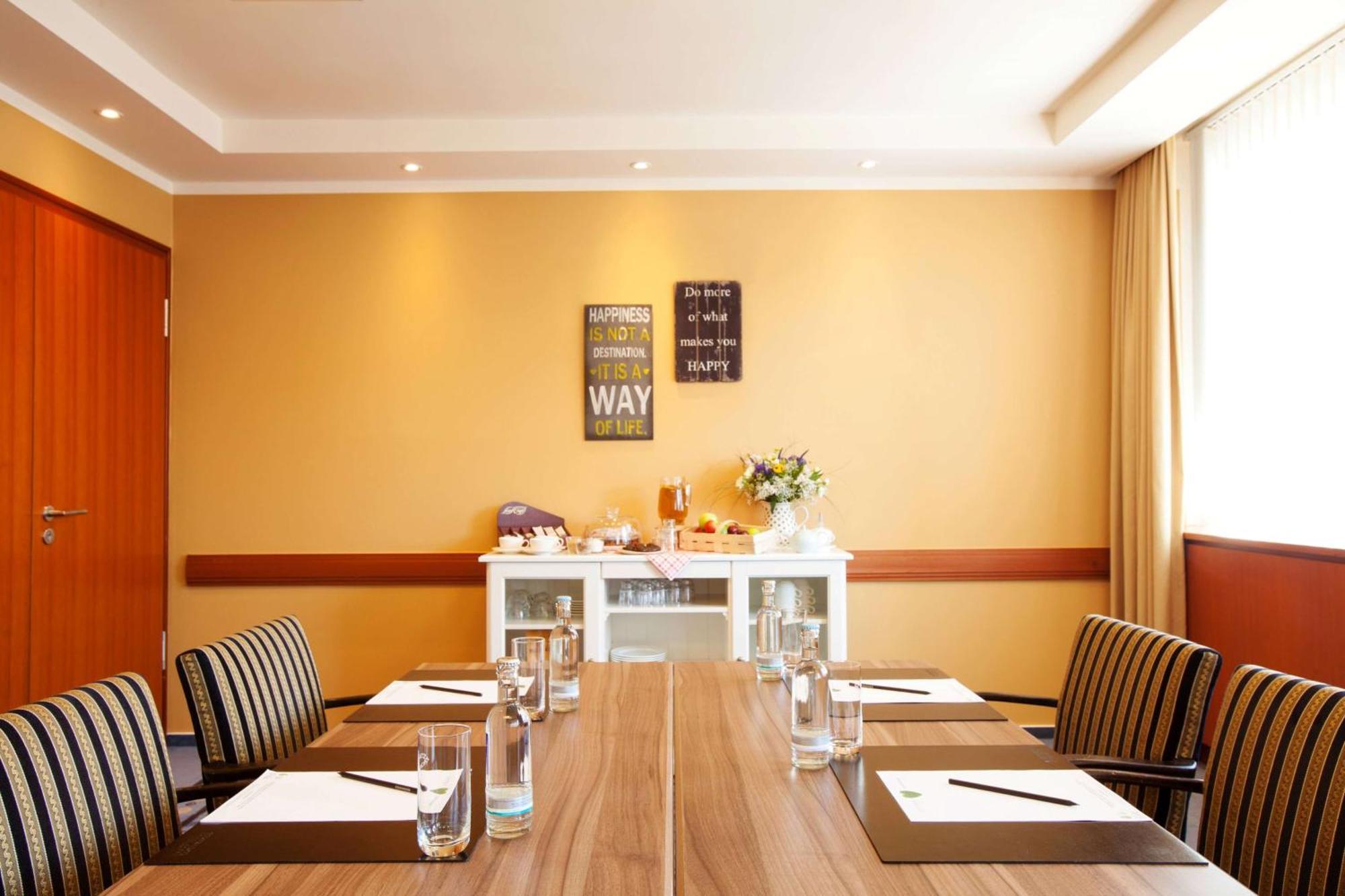 Vienna House By Wyndham Sonne Hotel Rostock