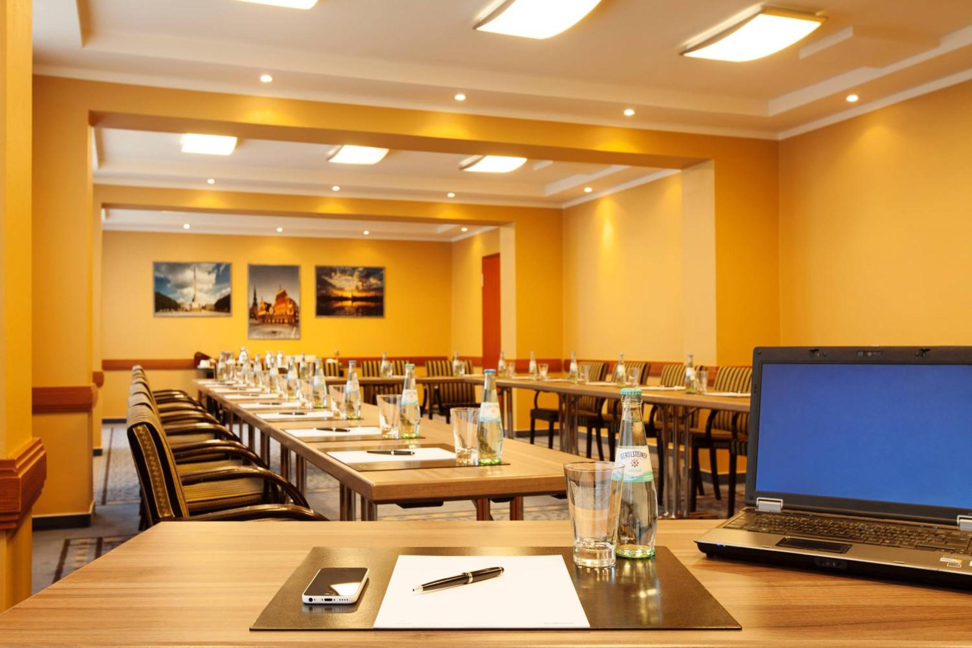 Vienna House By Wyndham Sonne Hotel 4*